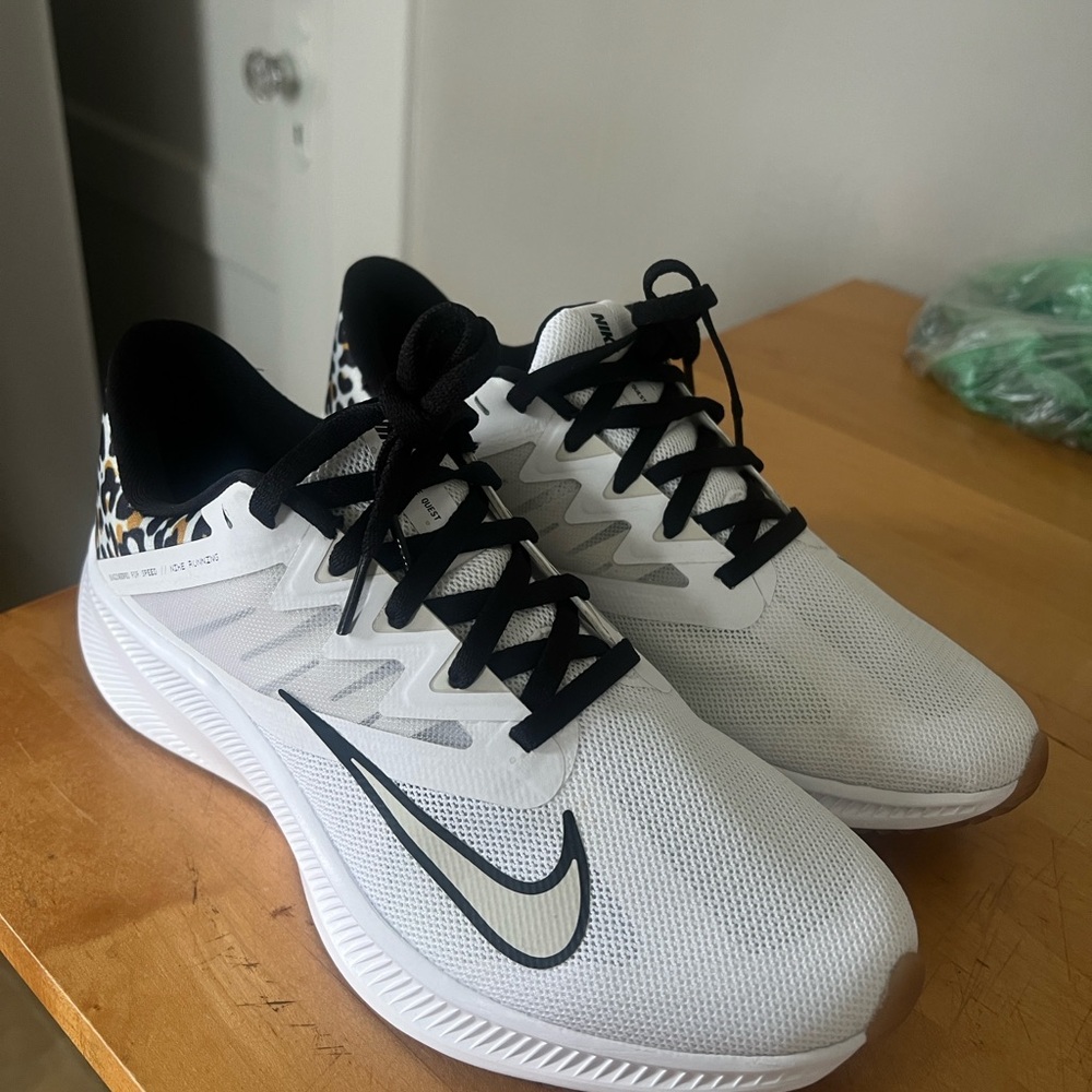 Nike Men's White and Black Athletic Shoes with Animal Print